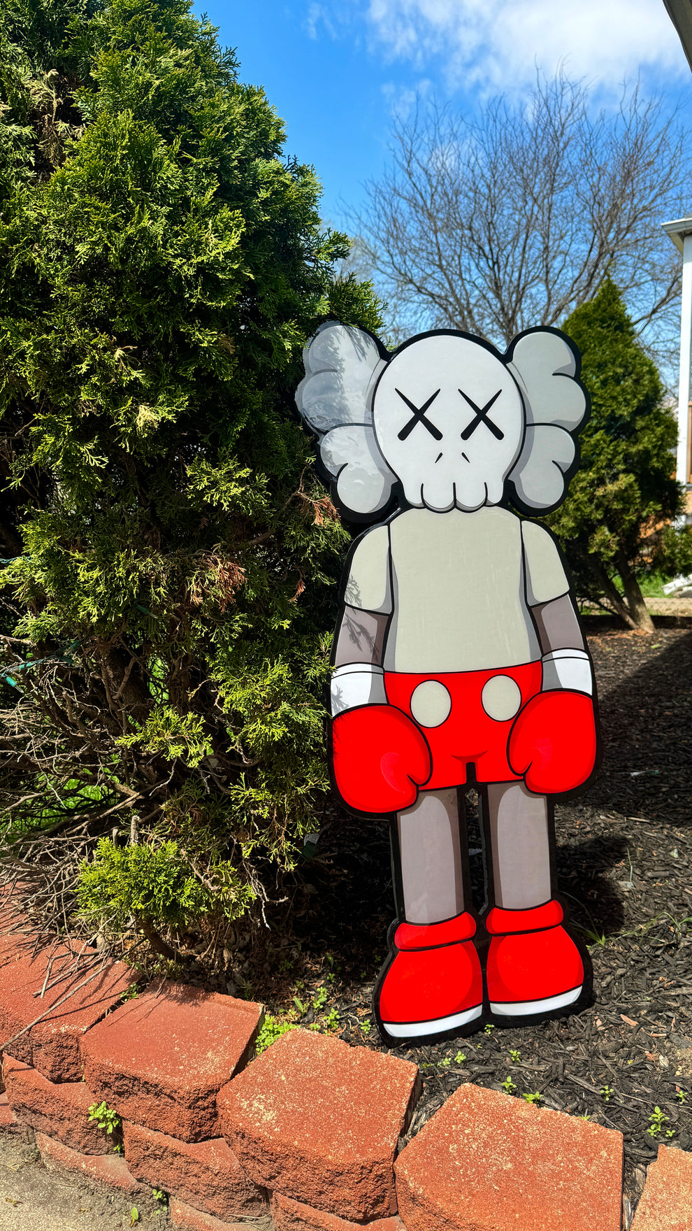 KAWS Boxer — Œuvre d'Art Murale en Bois