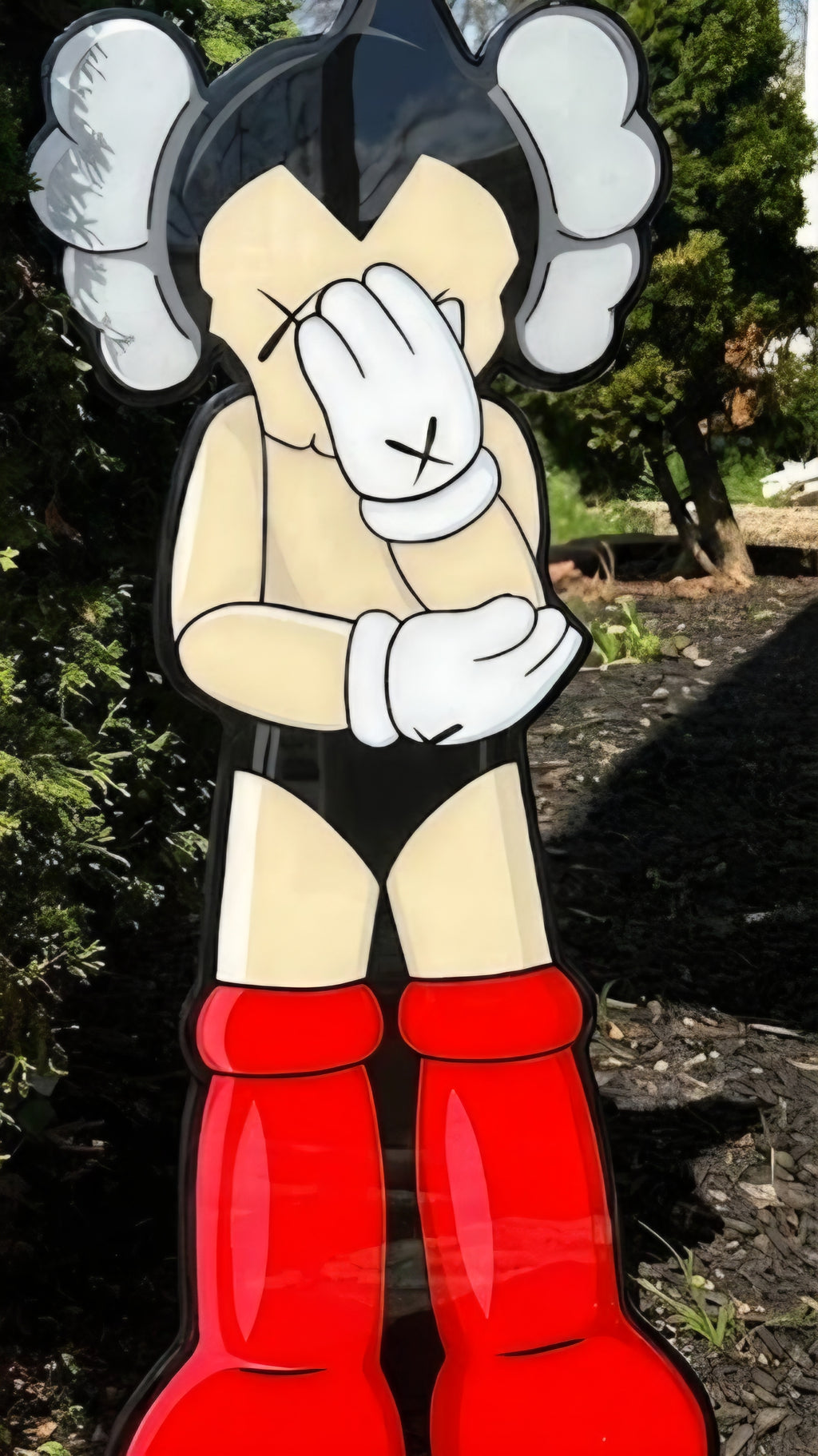 KAWS x Astro Boy — Œuvre d'Art Murale en Bois